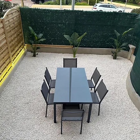 Avec Jardin - Front De St Laurent-du-var Saint-Laurent-du-Var